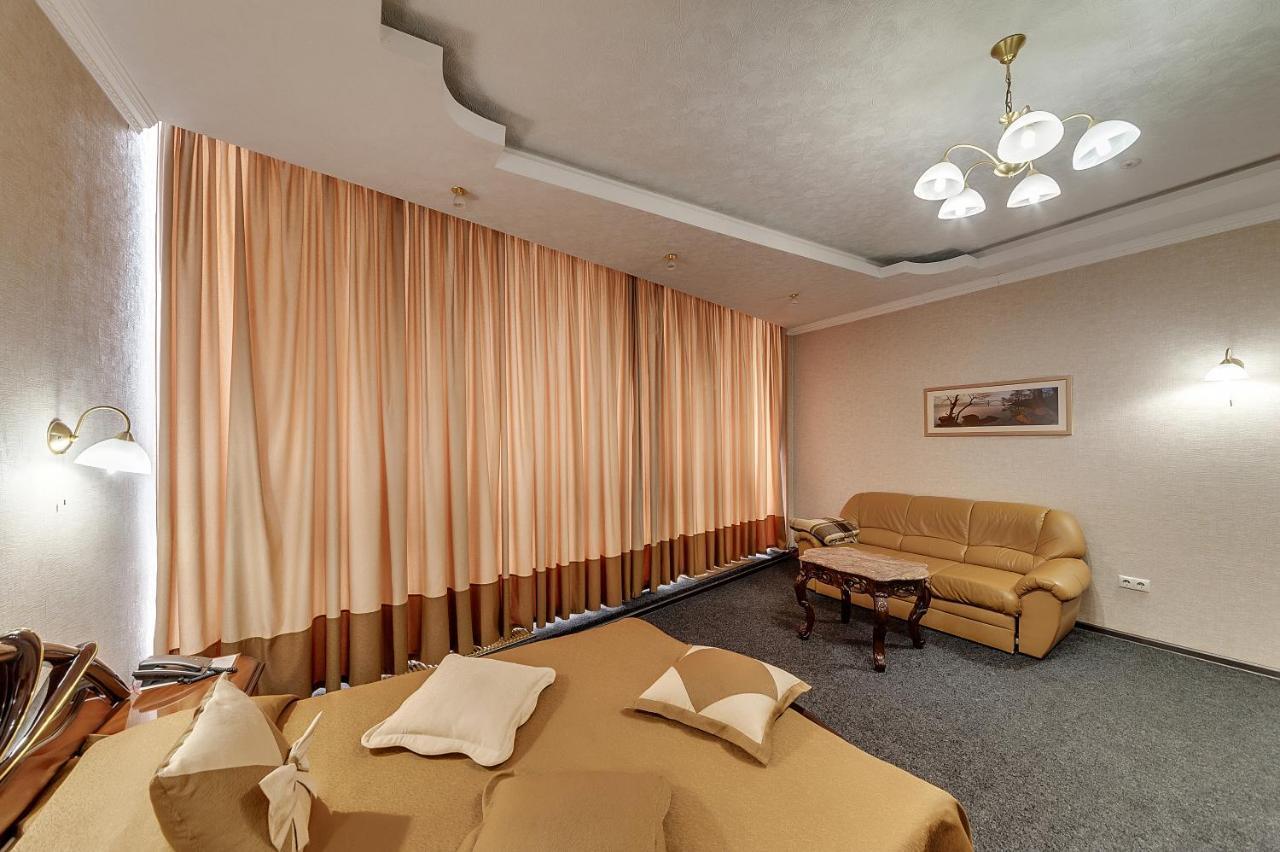 Soborniy Hotel Zaporizhia Extérieur photo